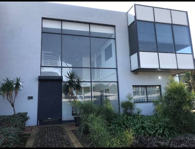 645M² OFFICE TO LET IN SPRINGFIELD